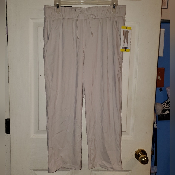 5 for $20 | NWT 32 Degrees Cool Pull-On Capri Pants - Picture 3 of 13